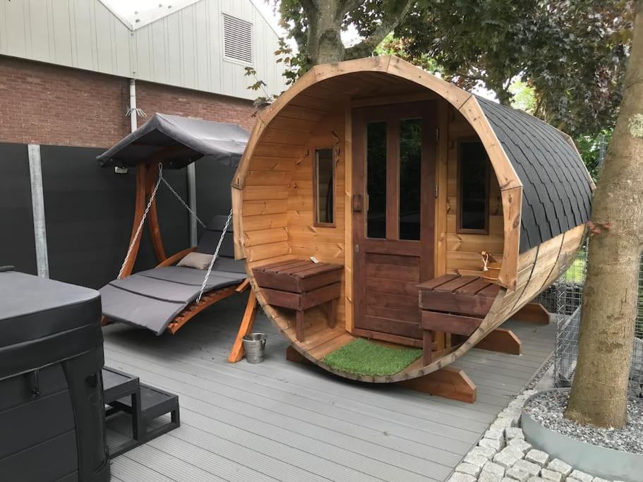 Voormalig Politiebureau Gebruik Welnesstuin Tegen Betaling Bed & Breakfast Ouddorp Ngoại thất bức ảnh
