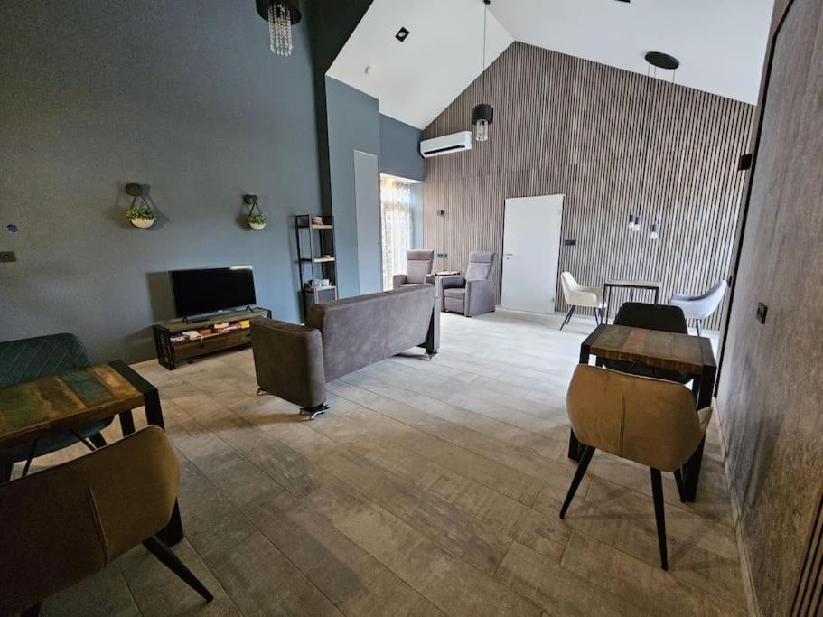Voormalig Politiebureau Gebruik Welnesstuin Tegen Betaling Bed & Breakfast Ouddorp Ngoại thất bức ảnh